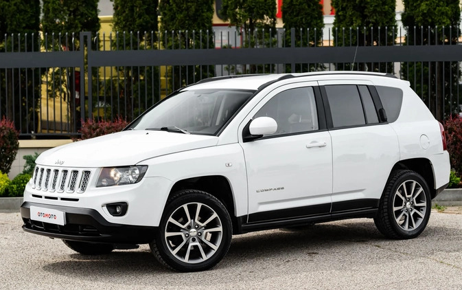 Jeep Compass cena 47900 przebieg: 211000, rok produkcji 2014 z Radom małe 667